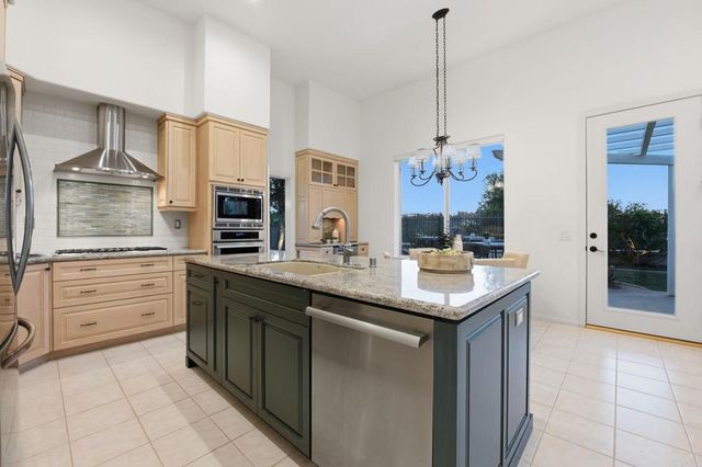 7009 Wildrose, Carlsbad, CA 92011