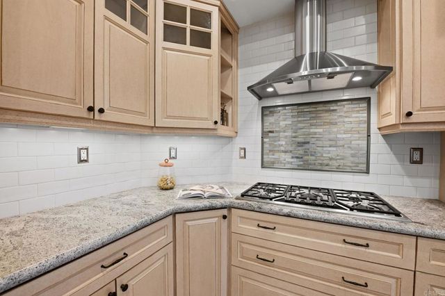 7009 Wildrose, Carlsbad, CA 92011