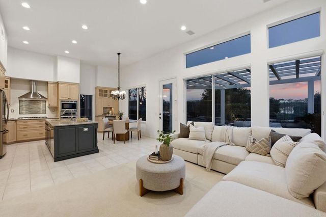 7009 Wildrose, Carlsbad, CA 92011