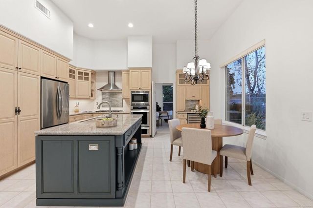 7009 Wildrose, Carlsbad, CA 92011