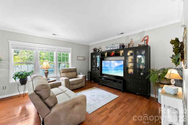 709 Heddington Court, Gastonia, NC 28056