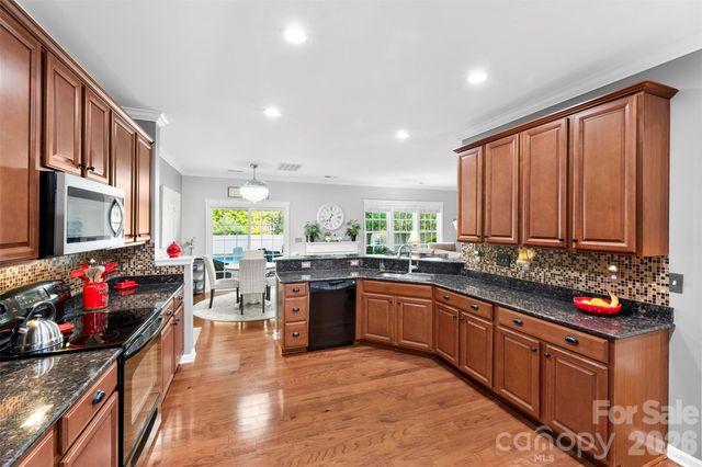 709 Heddington Court, Gastonia, NC 28056