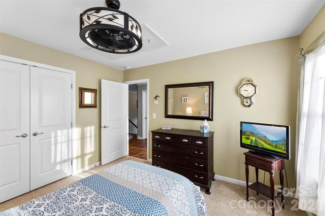 709 Heddington Court, Gastonia, NC 28056