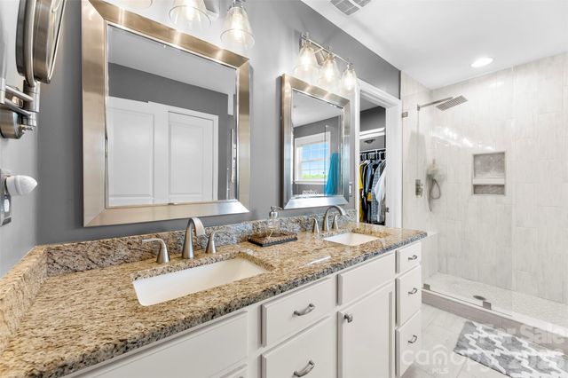 709 Heddington Court, Gastonia, NC 28056