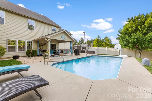 709 Heddington Court, Gastonia, NC 28056