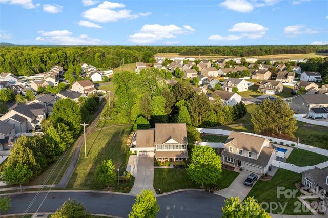 709 Heddington Court, Gastonia, NC 28056