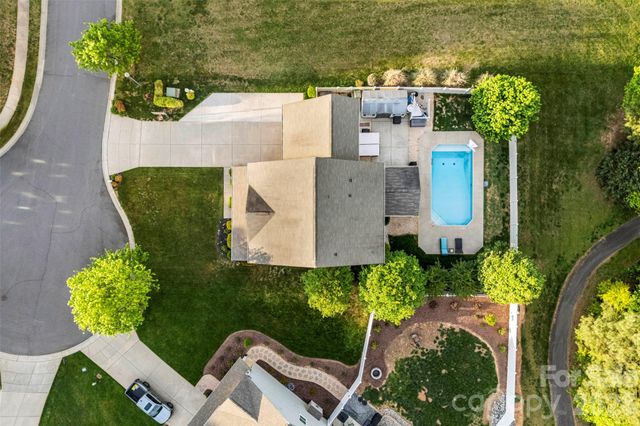 709 Heddington Court, Gastonia, NC 28056