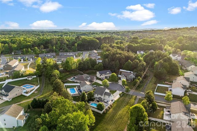 709 Heddington Court, Gastonia, NC 28056