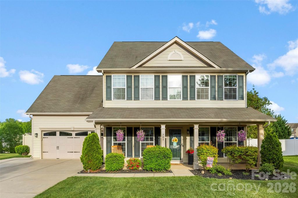 709 Heddington Court, Gastonia, NC 28056