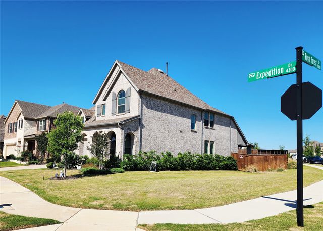 4313 Expedition Drive, Oak Point, TX 75068