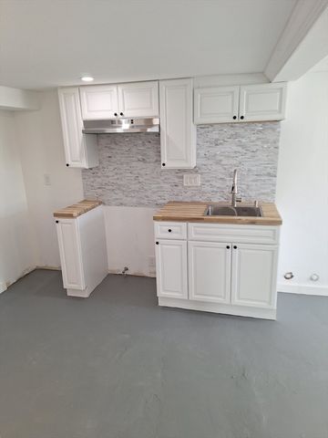 21 Boyden St, Fall River, MA 02721