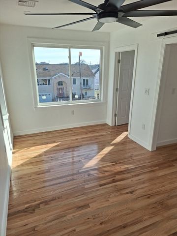 21 Boyden St, Fall River, MA 02721