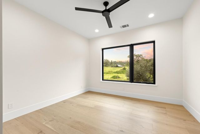 23664 Landon Evan Ln, Auburn, CA 95602