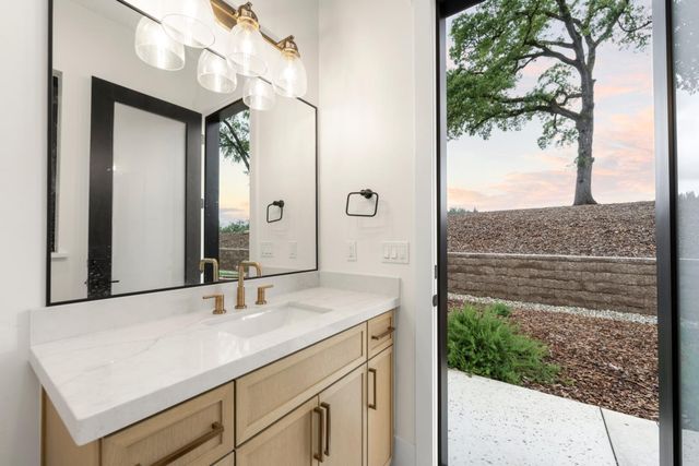 23664 Landon Evan Ln, Auburn, CA 95602