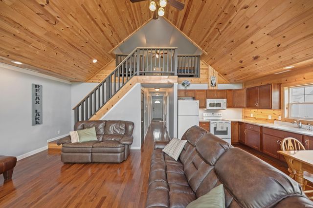 6105 N 300 E, Monon, IN 47959