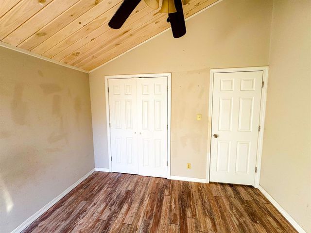 14 Cherokee Road, Cherokee Village, AR 72529