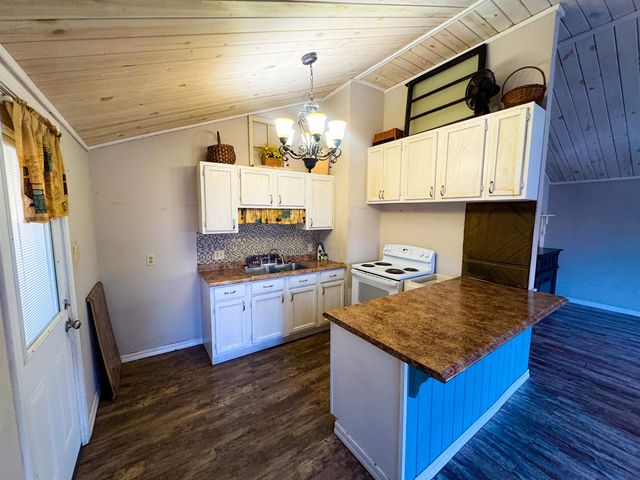 14 Cherokee Road, Cherokee Village, AR 72529