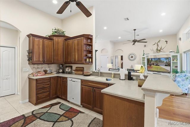 114 Corkwood Boulevard, Homosassa, FL 34446