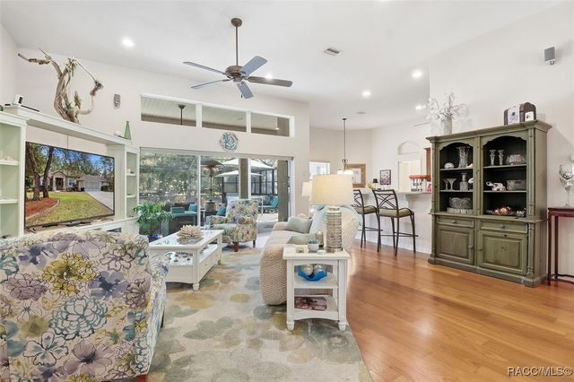 114 Corkwood Boulevard, Homosassa, FL 34446