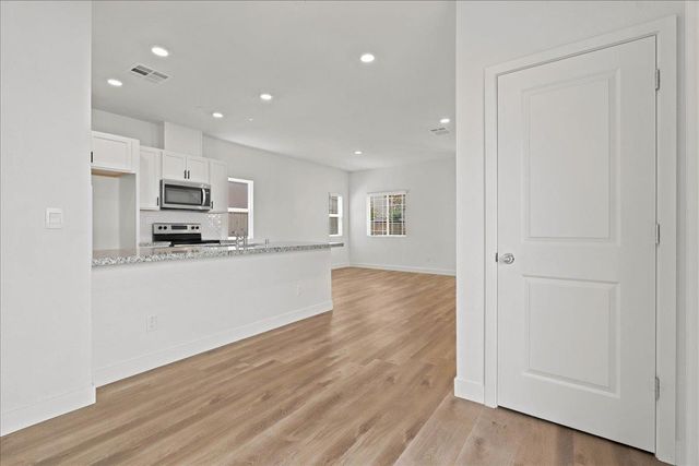 6016 San Rafael Ln, Roseville, CA 95747