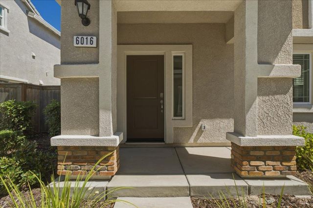 6016 San Rafael Ln, Roseville, CA 95747