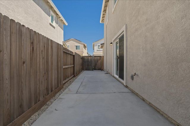 6016 San Rafael Ln, Roseville, CA 95747