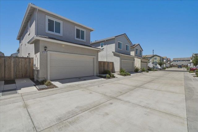 6016 San Rafael Ln, Roseville, CA 95747