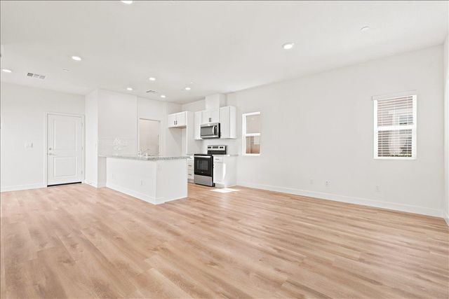 6016 San Rafael Ln, Roseville, CA 95747