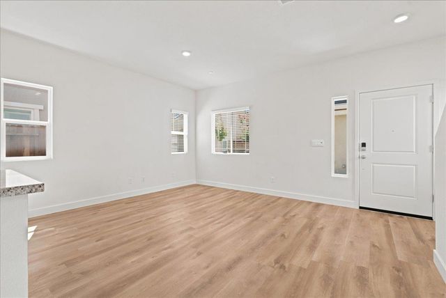 6016 San Rafael Ln, Roseville, CA 95747