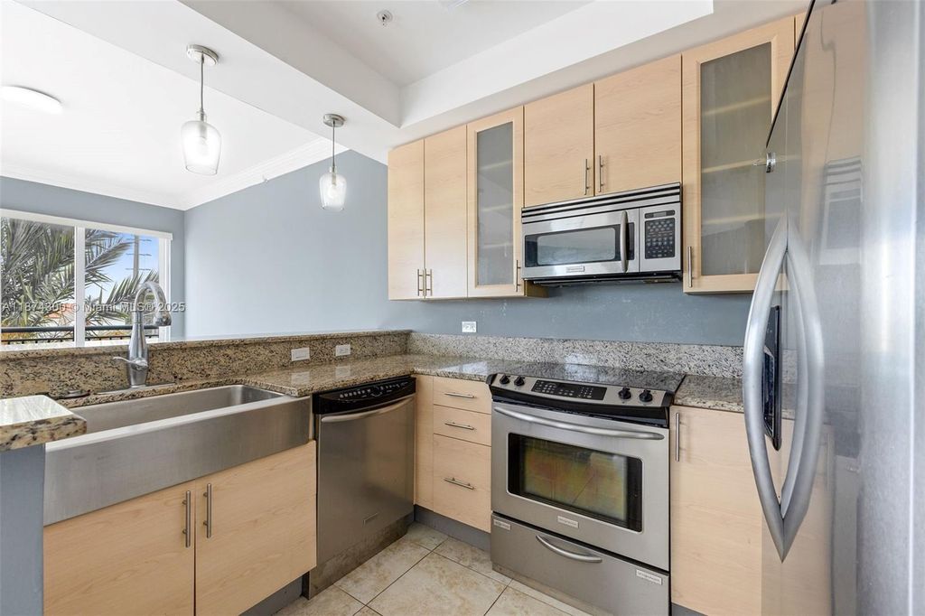 2631 NE 14th Ave 309, Wilton Manors, FL 33334