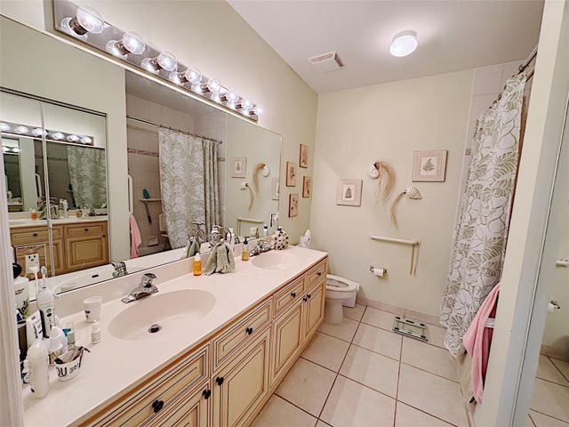 4401 Crystal Lake Drive 303, Deerfield Beach, FL 33064