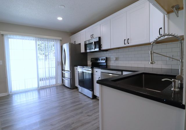 15744 Flackwood Avenue 152, Apple Valley, MN 55124