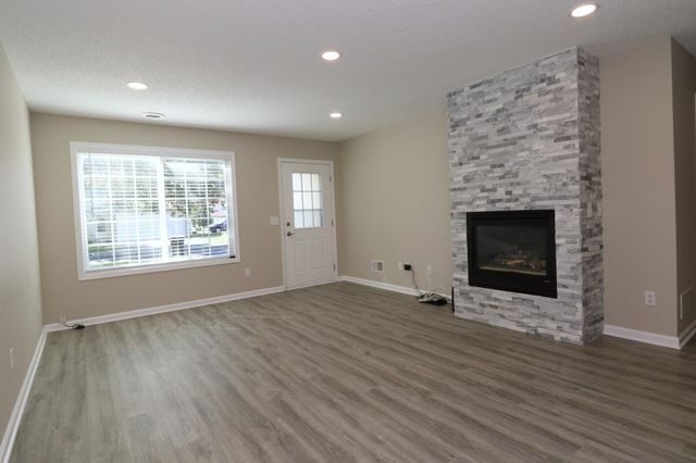 15744 Flackwood Avenue 152, Apple Valley, MN 55124