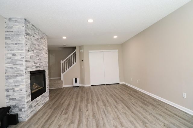 15744 Flackwood Avenue 152, Apple Valley, MN 55124