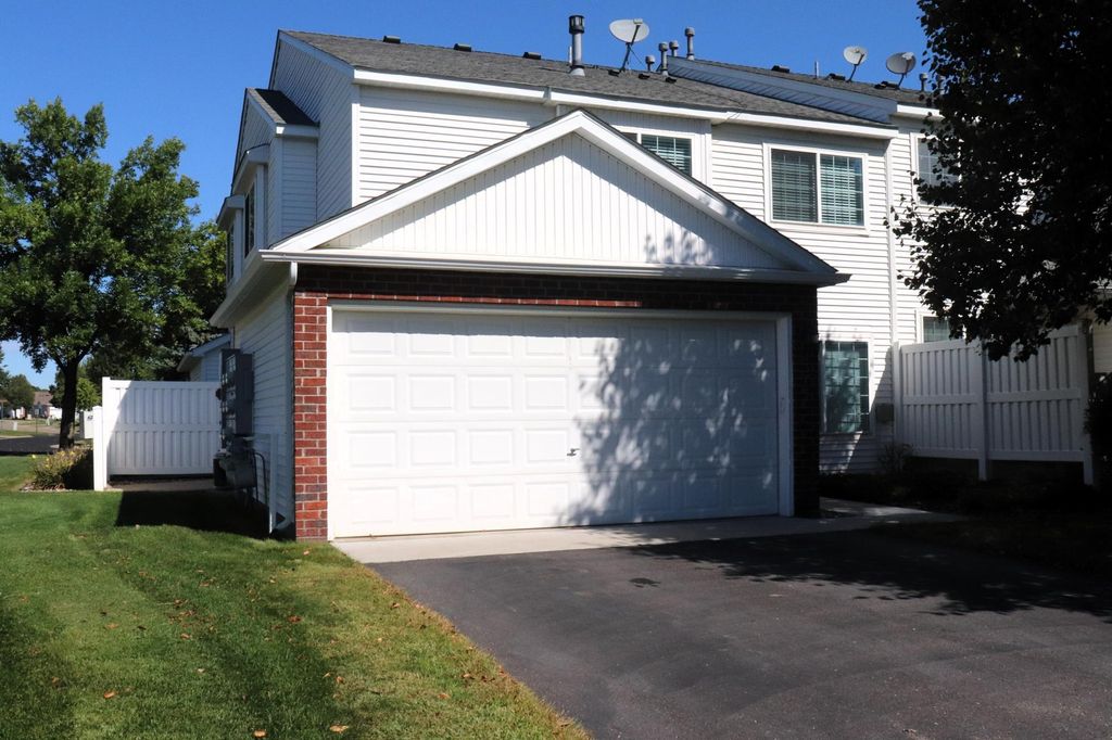 15744 Flackwood Avenue 152, Apple Valley, MN 55124