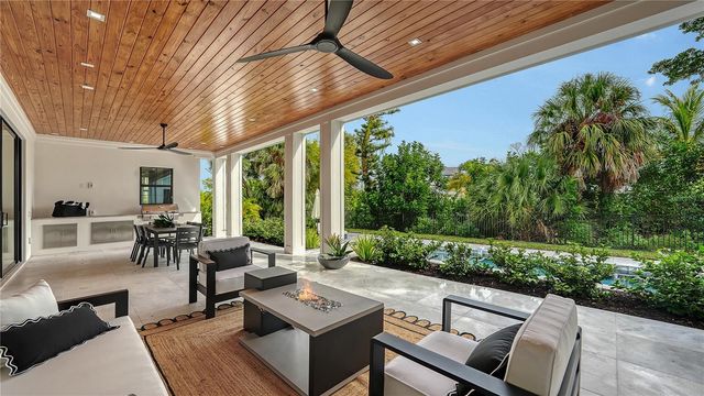 656 TROPICAL CIRCLE, Sarasota, FL 34242