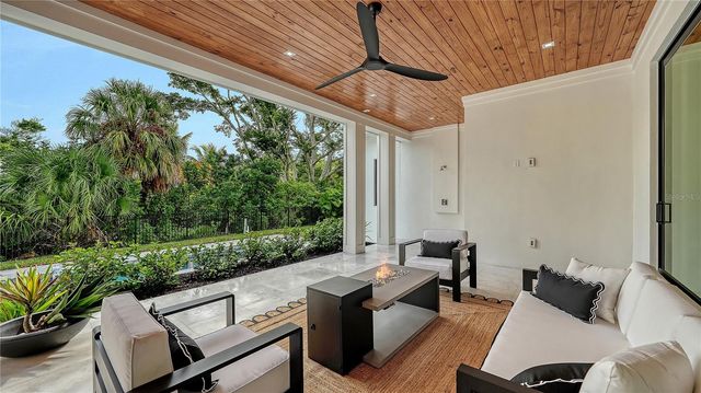 656 TROPICAL CIRCLE, Sarasota, FL 34242