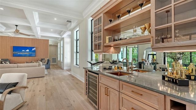 656 TROPICAL CIRCLE, Sarasota, FL 34242