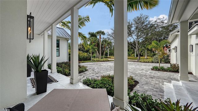 656 TROPICAL CIRCLE, Sarasota, FL 34242