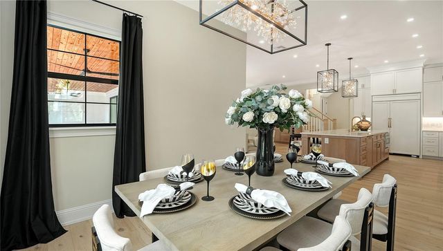 656 TROPICAL CIRCLE, Sarasota, FL 34242