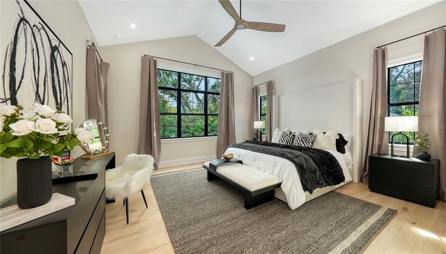 656 TROPICAL CIRCLE, Sarasota, FL 34242