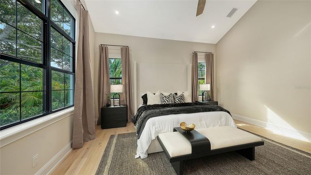 656 TROPICAL CIRCLE, Sarasota, FL 34242