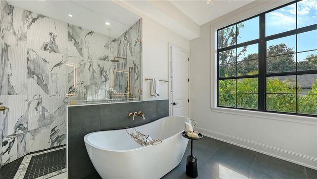 656 TROPICAL CIRCLE, Sarasota, FL 34242