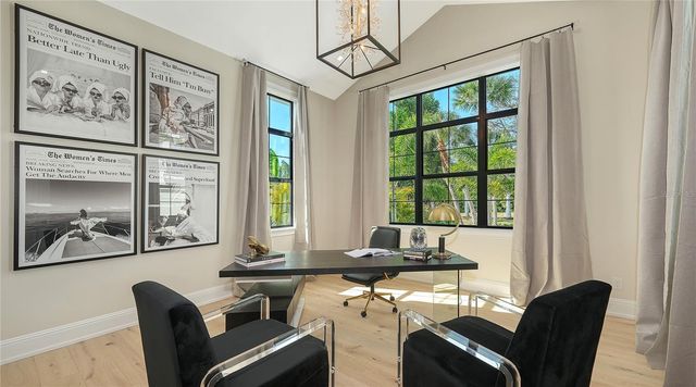 656 TROPICAL CIRCLE, Sarasota, FL 34242