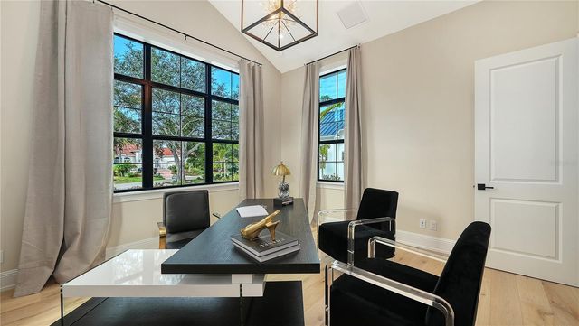 656 TROPICAL CIRCLE, Sarasota, FL 34242