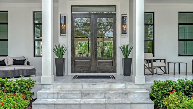 656 TROPICAL CIRCLE, Sarasota, FL 34242