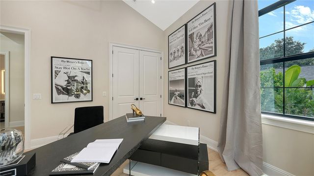 656 TROPICAL CIRCLE, Sarasota, FL 34242