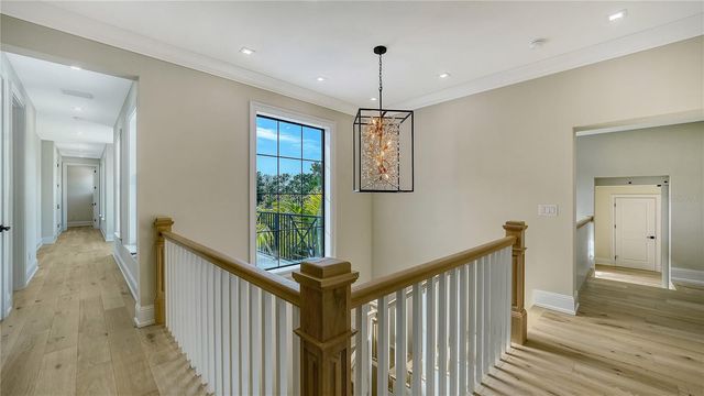 656 TROPICAL CIRCLE, Sarasota, FL 34242