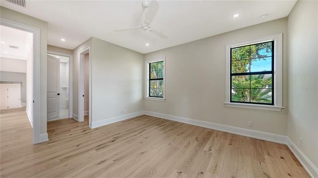 656 TROPICAL CIRCLE, Sarasota, FL 34242