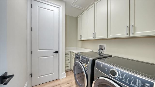 656 TROPICAL CIRCLE, Sarasota, FL 34242